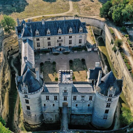 Visitez le château troglodyte de Brézé !