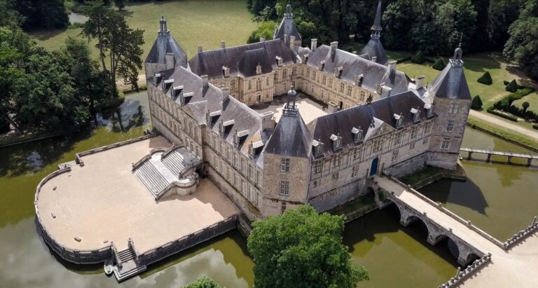 Sully en Bourgogne, le plus irlandais des châteaux français !